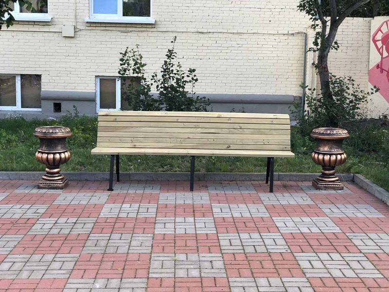Римская чаша удлинённая в классической бронзе Ø48 H77 см 22 вазы у скамьи