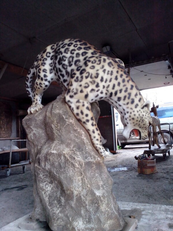 figurka sadovaya leopard 170 sm 6