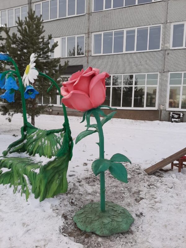 Alternative view of Скульптура садовая Роза