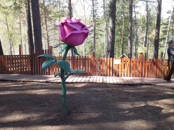 skulptura sadovaya roza 7