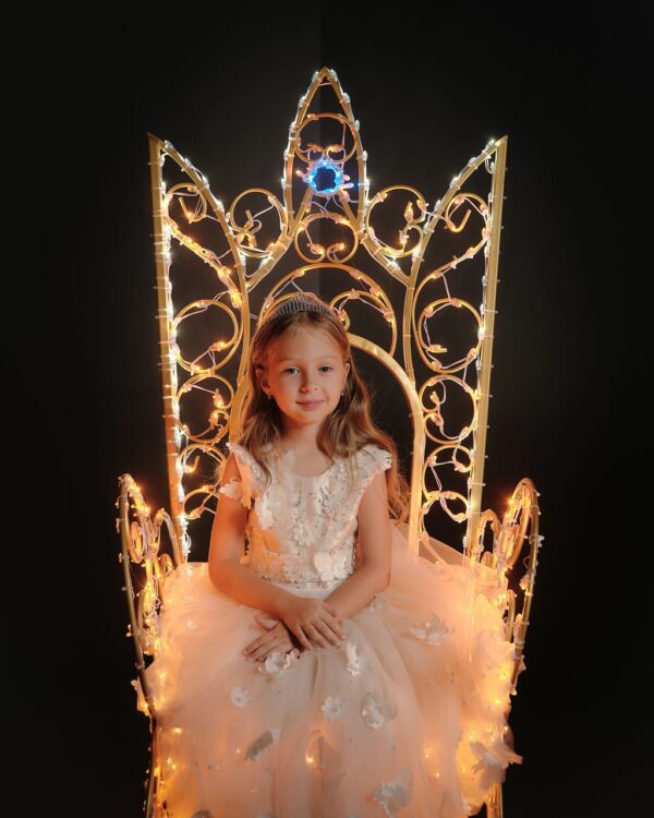 svetovaya figura tron3