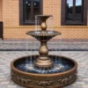 Фонтан Флоренция Аркадия античная бронза 150 см с водой во дворе частного дома, дневной вид